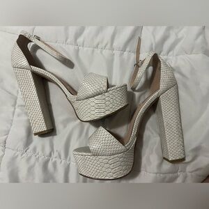 Steve Madden White Platform Heels Python Snake Print Animal Print